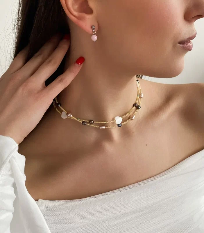 Комплект чокеров из перламутра, жемчуга и бисера - фото 3